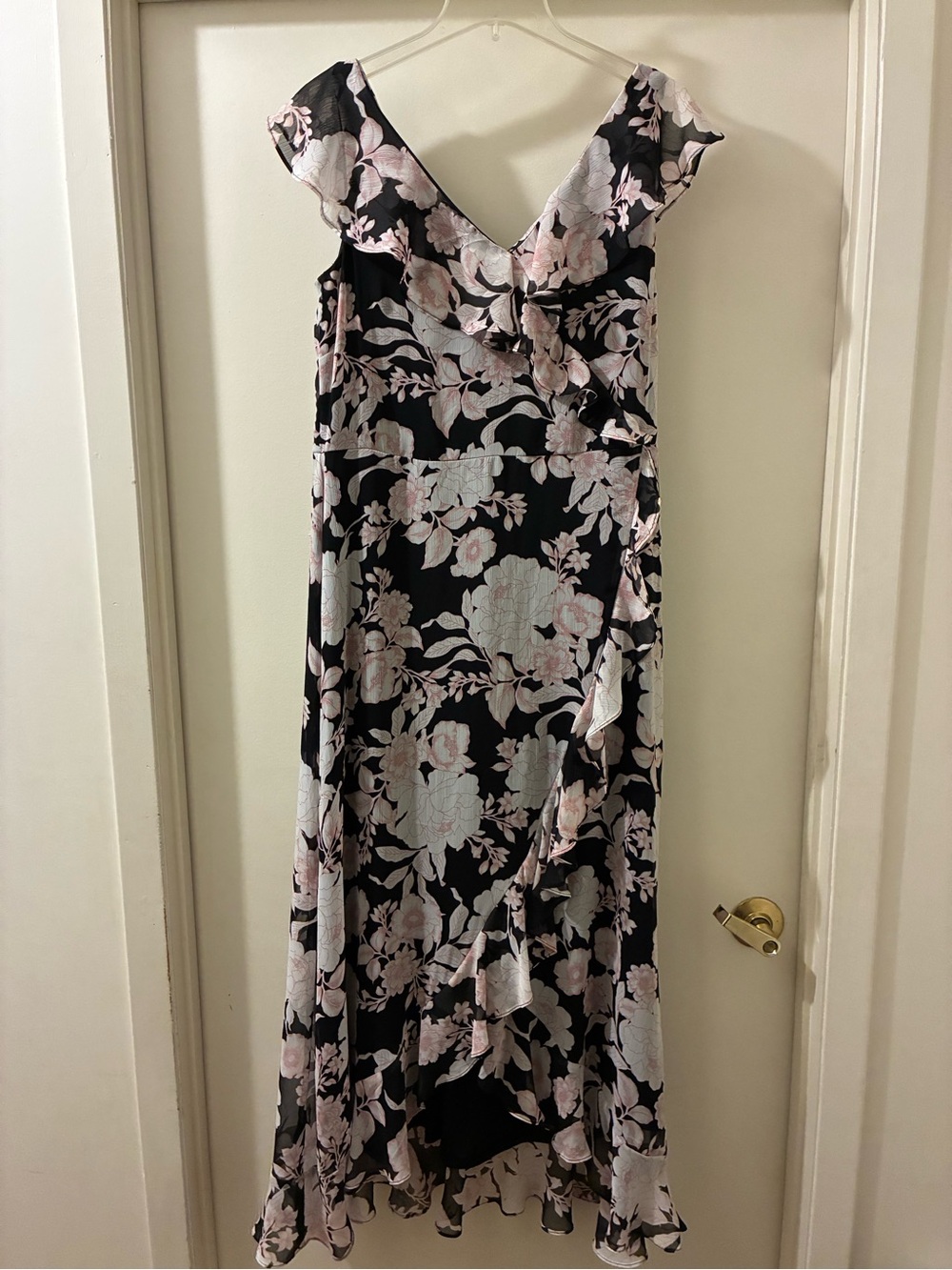 London Times Floral Ruffle V-Neck Midi Dress in Black and Pale Pinkw